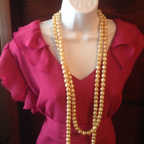 Hot pink gorgeous flattering top. - Picture 2 of 3